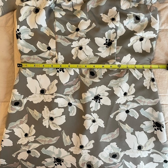 Worn Once BR Floral Dress - Picture 4 of 8